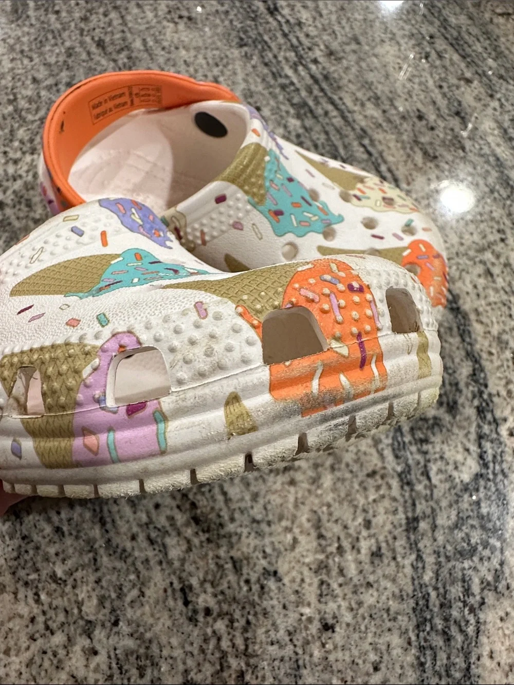 CROCS Kids Ice Cream Print Classic Clogs in White & Orange Like New! Size C6
